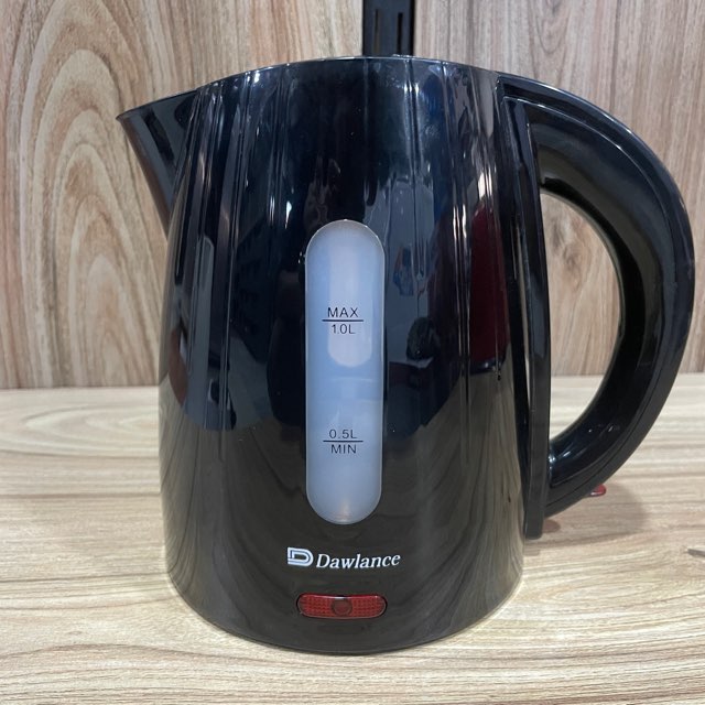 Boil water quickly with the Dawlance Electric Kettle DWEK 7100. Featuring a 1-liter capacity, 360° base, and durable plastic body, it’s a convenient addition to any kitchen for tea, coffee, and more. Powerful 1200W for efficient heating!