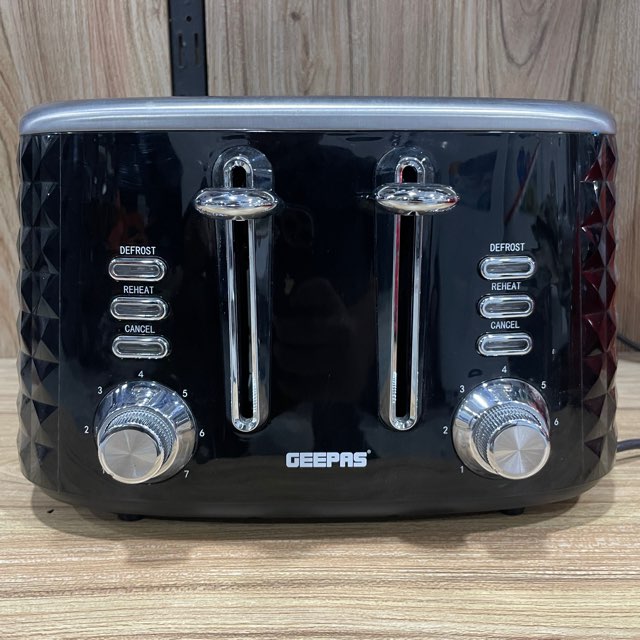 Enjoy perfectly crisp toast with the Geepas 4 Slice Bread Toaster GBT36537. Featuring adjustable 7-browning control, extra-wide slots, and a removable crumb tray, it’s designed for convenience and versatility. Perfect for thick artisanal bread, waffles, and more!