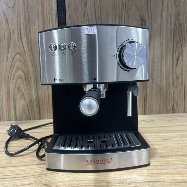 Brew cafe-quality espresso and cappuccino at home with the Samford Coffee Maker SG 2033. Featuring a 15 bar high-pressure pump and detachable water tank, it’s perfect for coffee lovers!