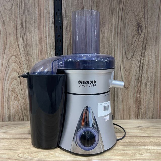 Discover the Seco 4-in-1 Blender Grinder SG-1150, featuring a big capacity and a fine copper motor. This multifunctional appliance effortlessly blends, grinds, chops, and purees, making it perfect for all your kitchen needs!